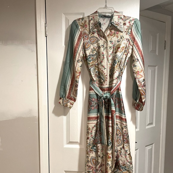 Zara - Picture 1 of 2